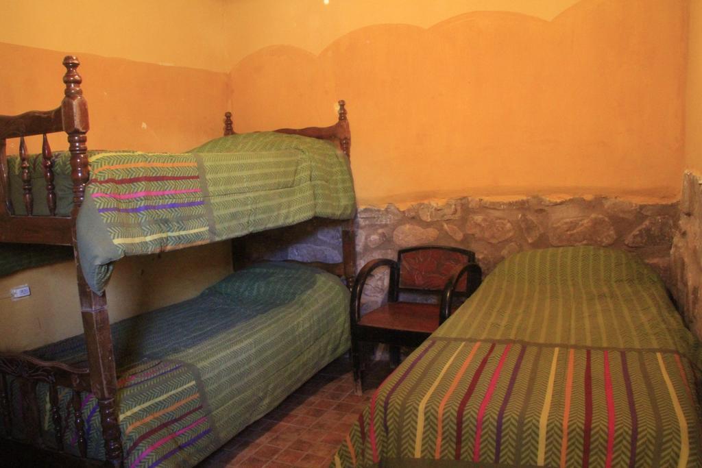 Andino Hostel Tilcara Buitenkant foto
